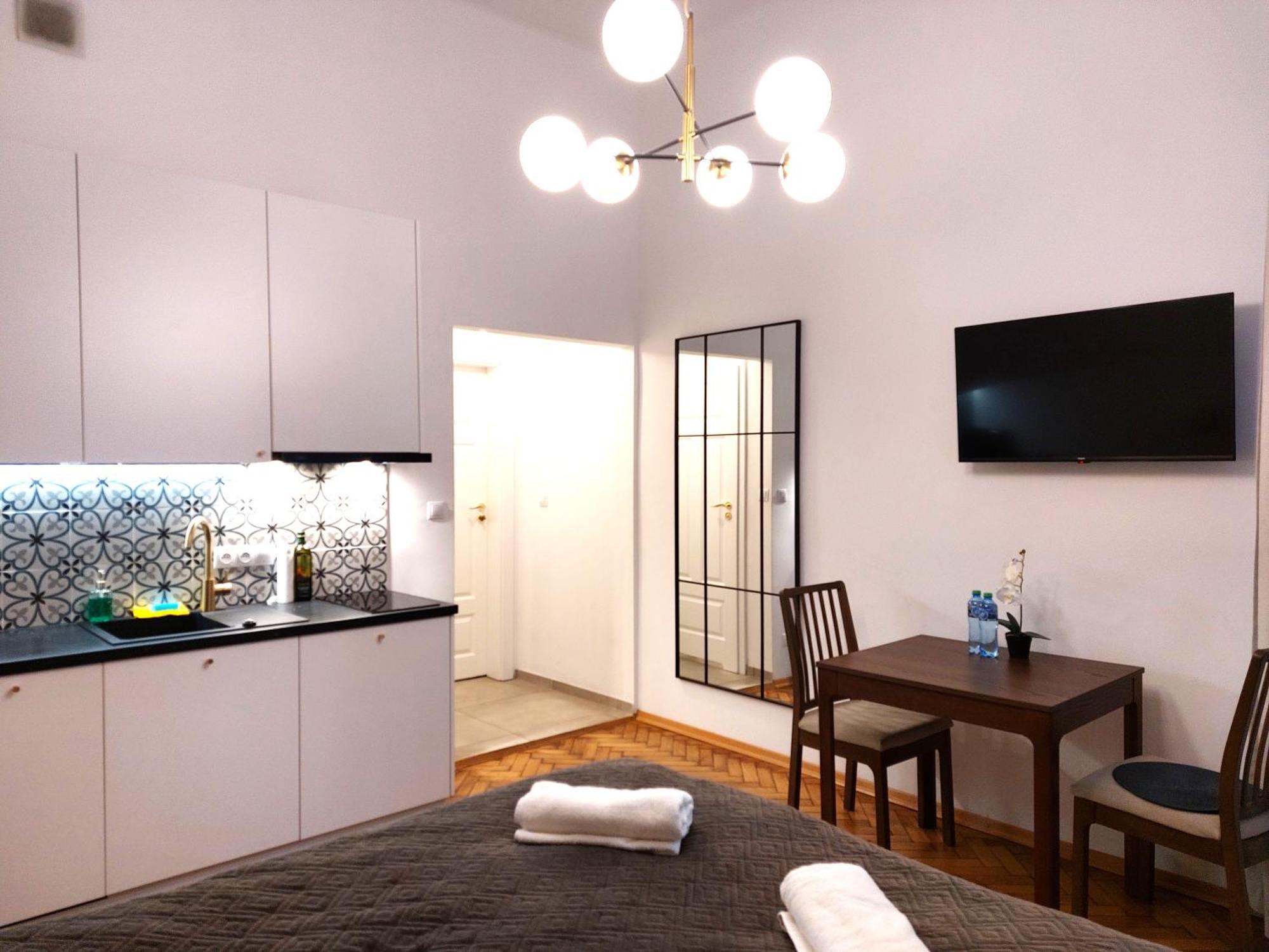 Unique Style Apartments Old Town - 25 Min From The Airport - By Homelike クラクフ エクステリア 写真